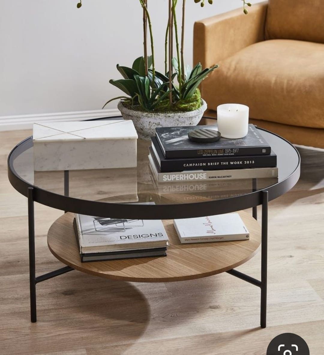 Mesa de centro de madera, herrería y vidrio